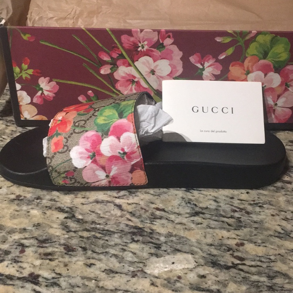 Gucci Bloom Slides